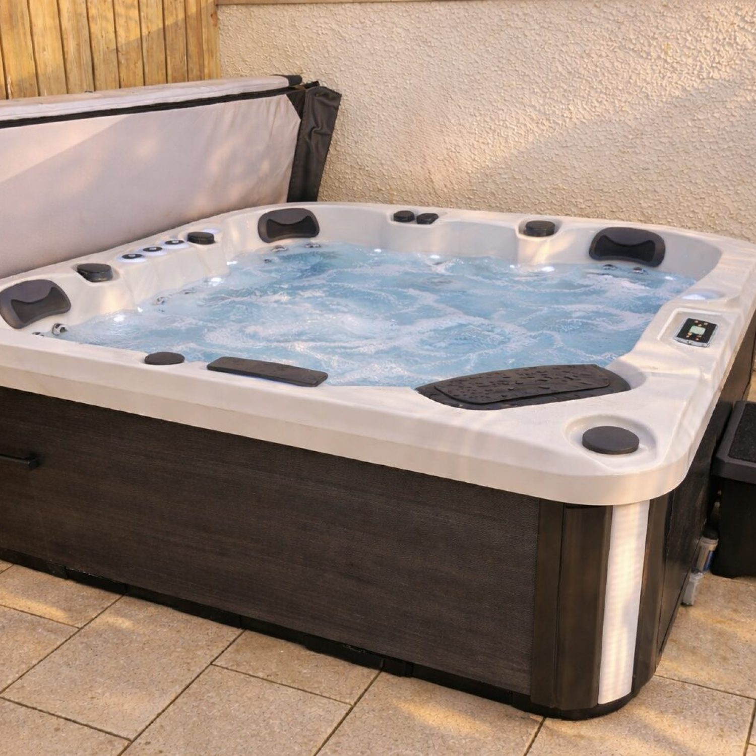 5 person hot tub